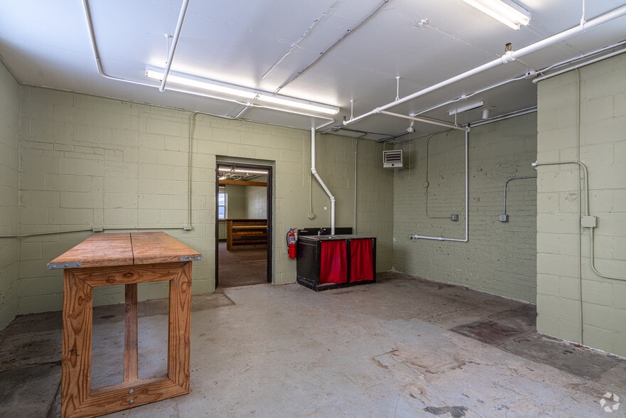 1209 Tyler St NE, Minneapolis, MN for lease - Interior Photo - Image 2 of 13
