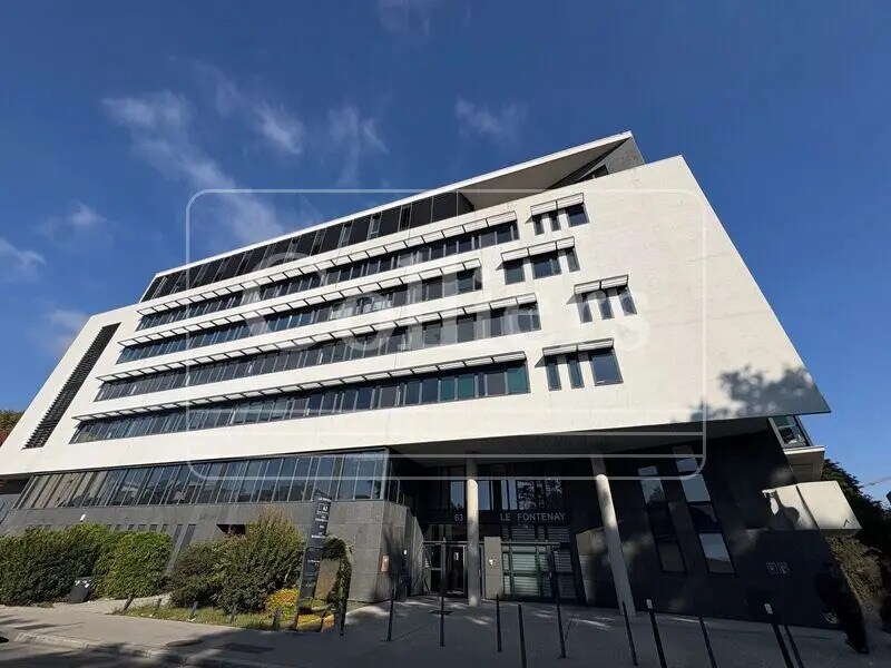 Office in Lyon for sale Building Photo- Image 1 of 10