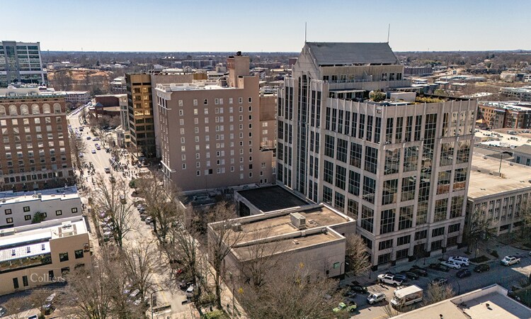 104 S Main St, Greenville, SC à louer - Photo du bâtiment - Image 3 de 19