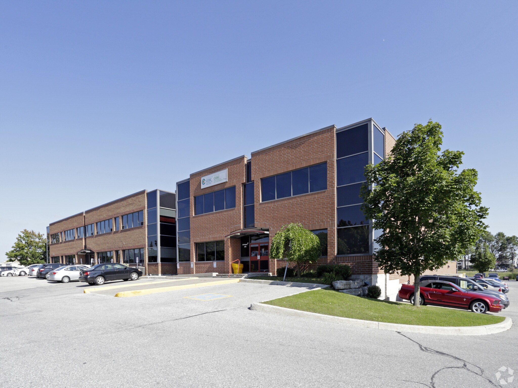 15 Sperling Dr, Barrie, ON for sale Primary Photo- Image 1 of 1