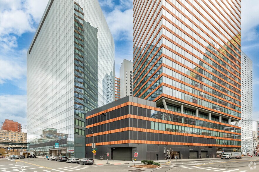 28-07 Jackson Ave, Long Island City, NY à louer - Photo principale - Image 1 de 5