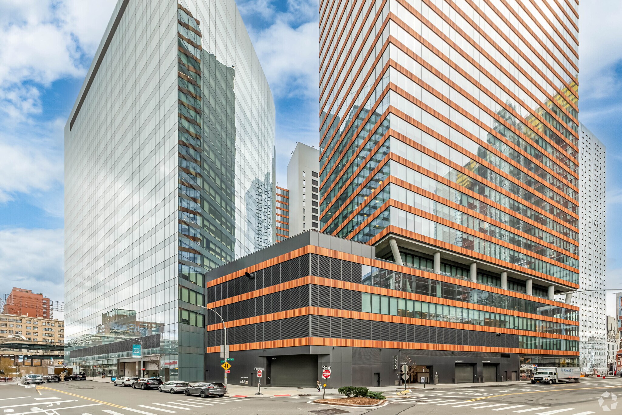 28-07 Jackson Ave, Long Island City, NY à louer Photo principale- Image 1 de 6