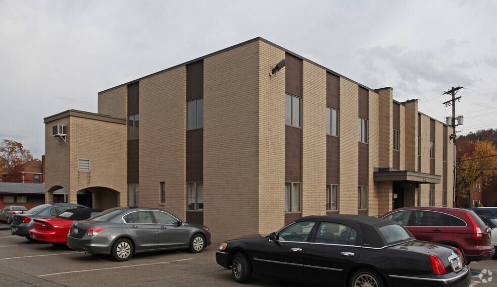 1432 Lincoln Way, McKeesport, PA à louer - Photo du bâtiment - Image 2 de 11