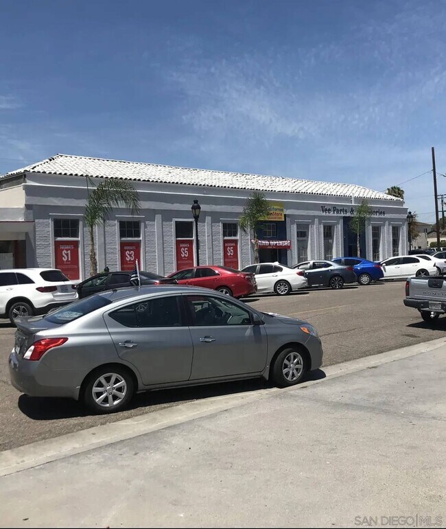Plus de détails pour 706 A Ave, National City, CA - Commerce de détail à louer