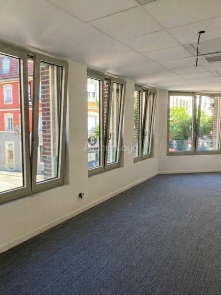 Office in Strasbourg for lease - Interior Photo - Image 3 of 8