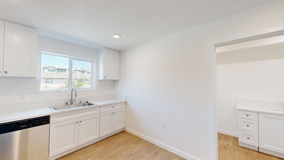 833 W 84th St, Los Angeles, CA à vendre - Numérisation 3D de Matterport - Image 3 de 28