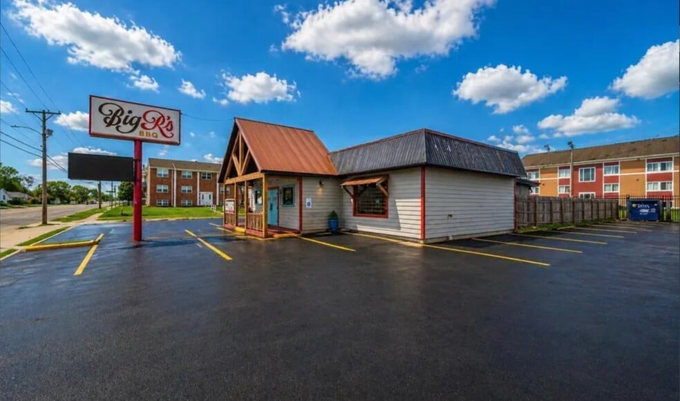 1220 E 15th St, Joplin, MO for lease - Building Photo - Image 2 of 16