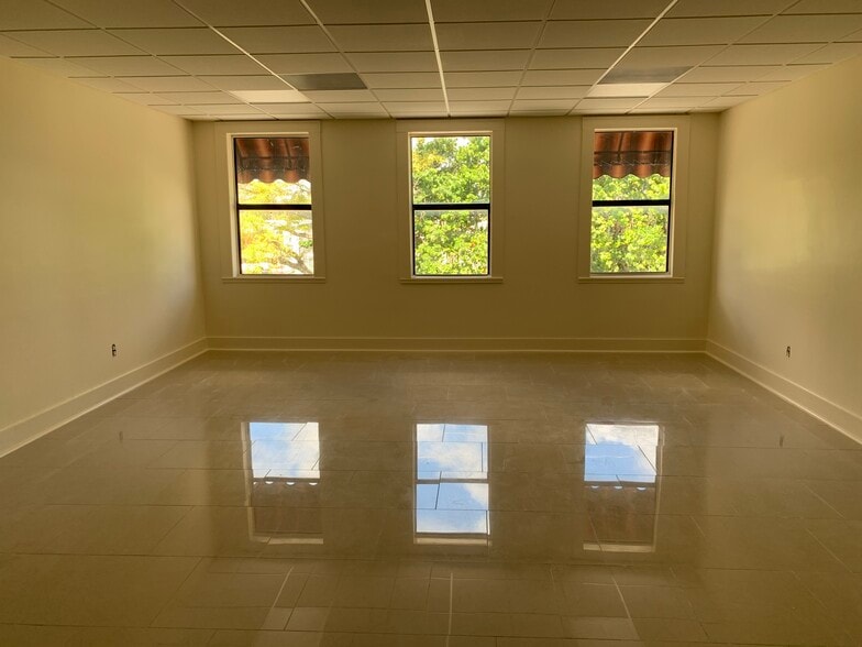 219 N 21st Ave, Hollywood, FL à louer - Photo du bâtiment - Image 3 de 68