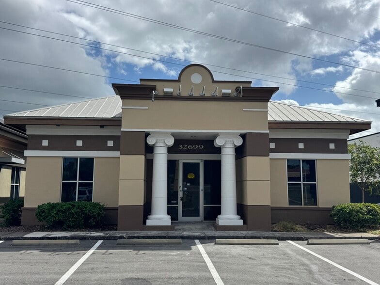 32699 US Highway 19 N, Palm Harbor, FL for lease - Building Photo - Image 1 of 17