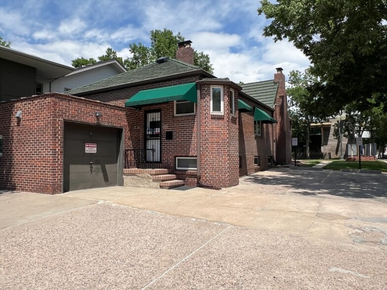 2606 W Alamo & 5765 S Curtice Street portfolio of 2 properties for sale on LoopNet.ca - Building Photo - Image 3 of 34