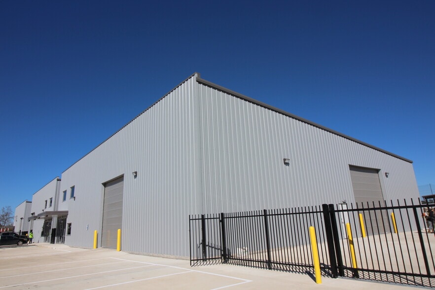 6702 Theall Rd, Houston, TX for sale - Building Photo - Image 2 of 13