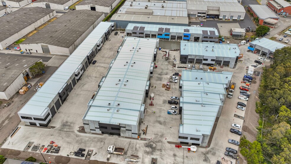 19-23 Paramount Rd, West Footscray à vendre - Photo du bâtiment - Image 3 de 3