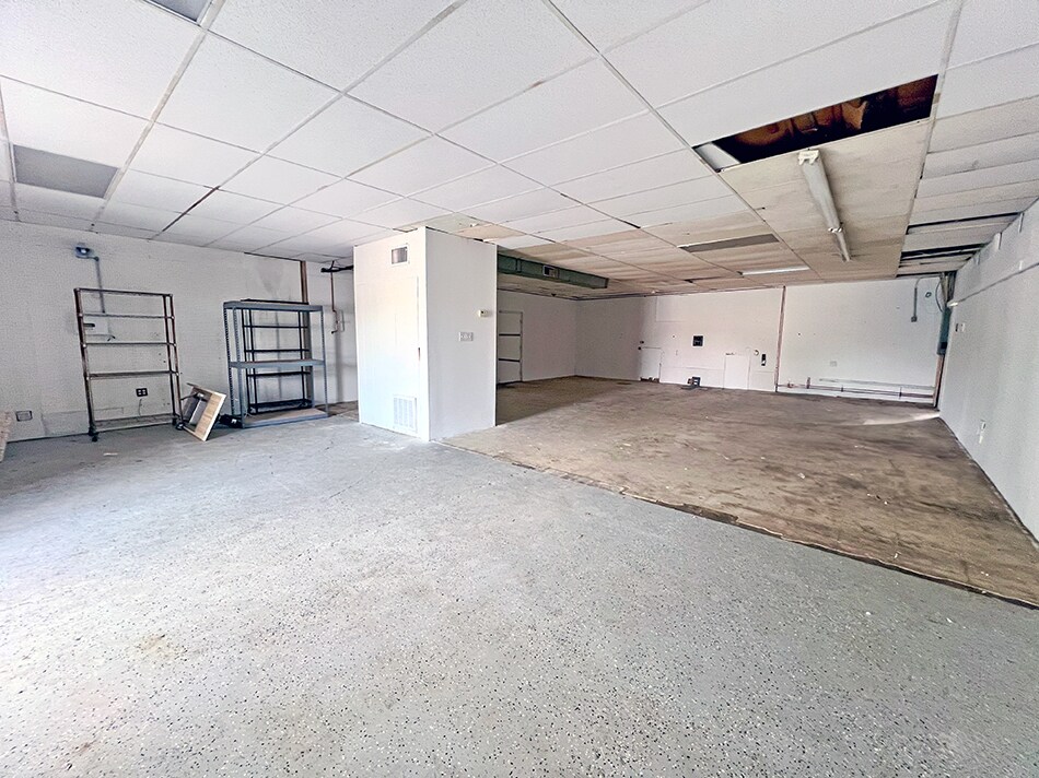 10234 Lincoln Trl, Fairview Heights, IL for lease Interior Photo- Image 1 of 2