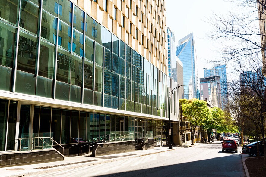 129 W trade St, Charlotte, NC à louer - Photo du bâtiment - Image 3 de 8