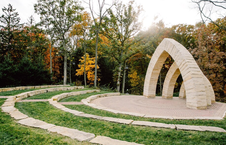 4696 Robin Woods Ln NE, Iowa City, IA à vendre - Photo du bâtiment - Image 2 de 10