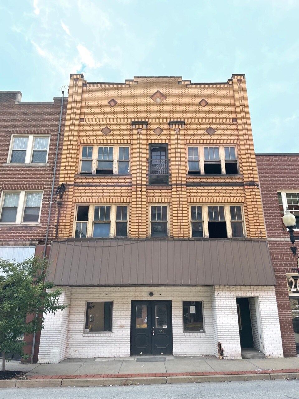 128 S Pennsylvania Ave, Greensburg, PA for sale Building Photo- Image 1 of 18