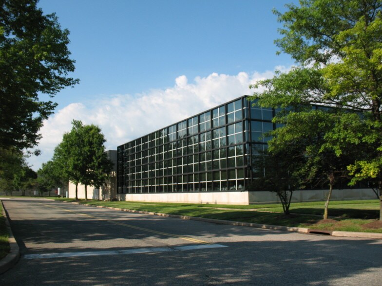 300 International Dr, Mount Olive, NJ à louer - Photo du bâtiment - Image 3 de 11