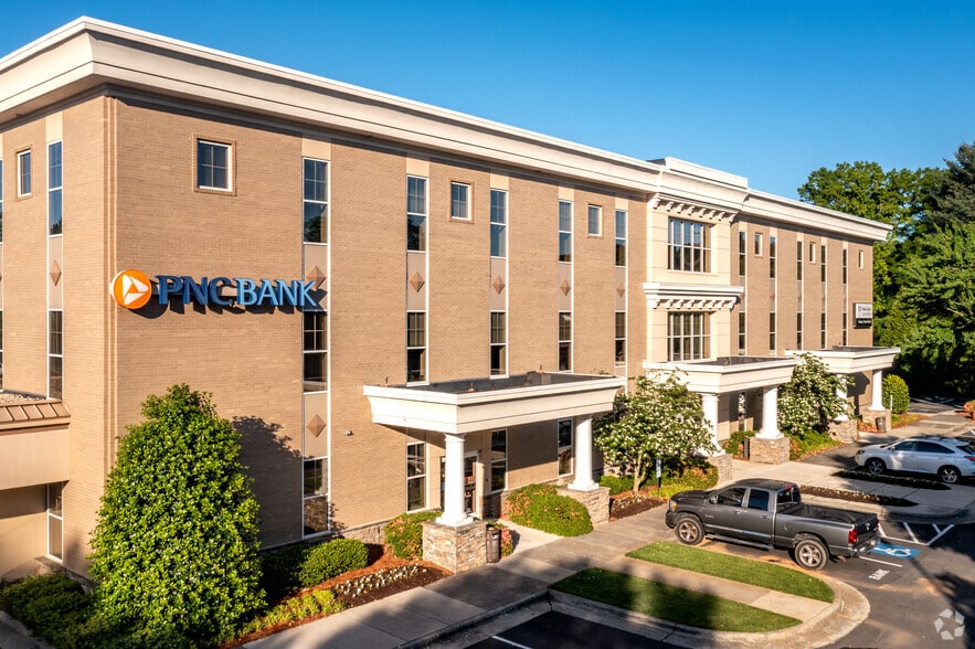 2150 Country Club Rd, Winston-Salem, NC for lease - Building Photo - Image 3 of 7
