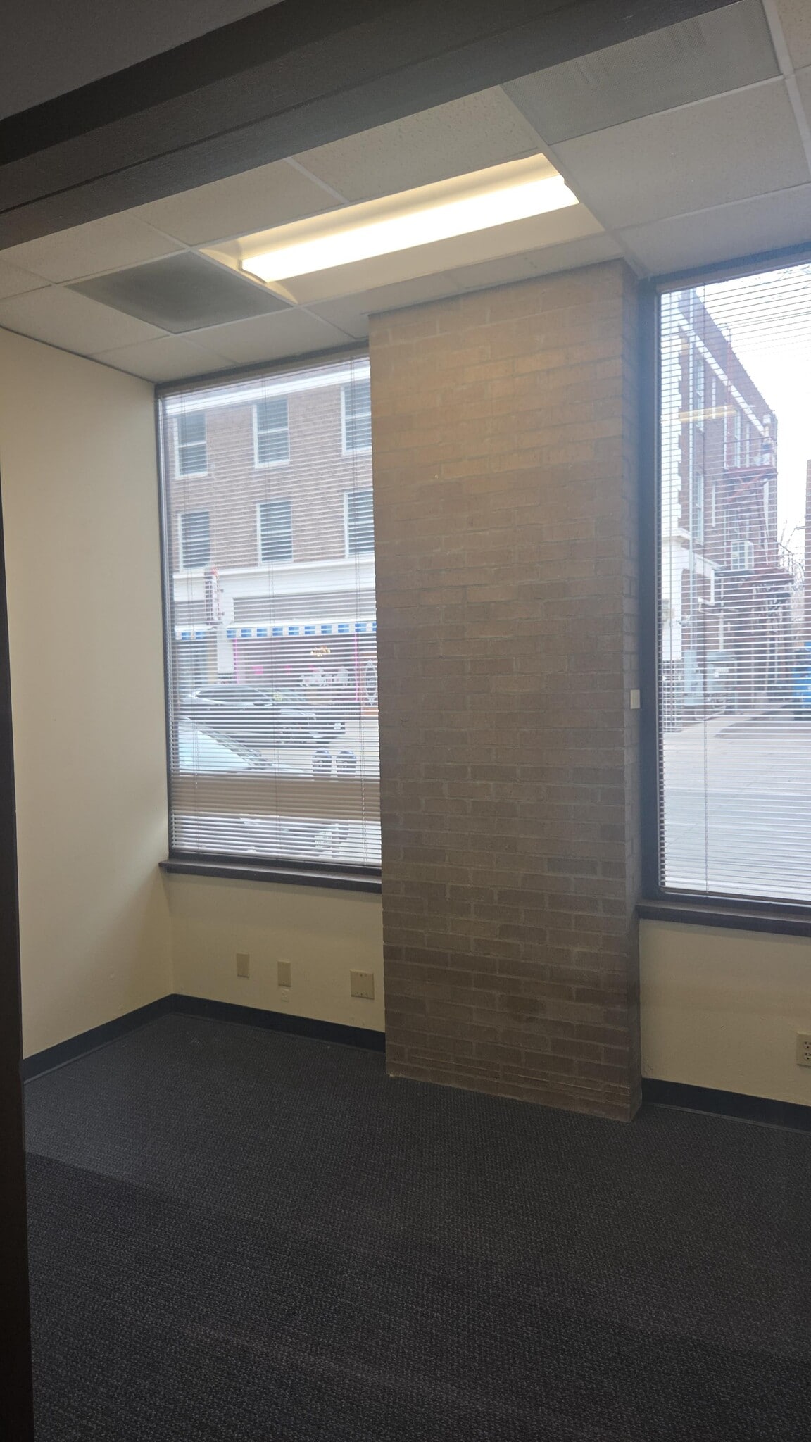 416 N Stanton St, El Paso, TX à louer Photo intérieure- Image 1 de 3