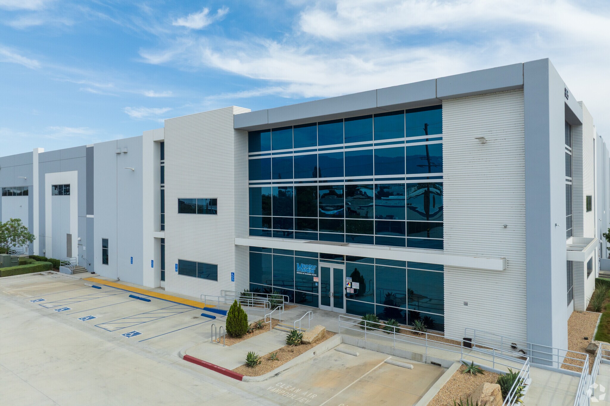 865 S Washington Ave, San Bernardino, CA à louer Photo du bâtiment- Image 1 de 5