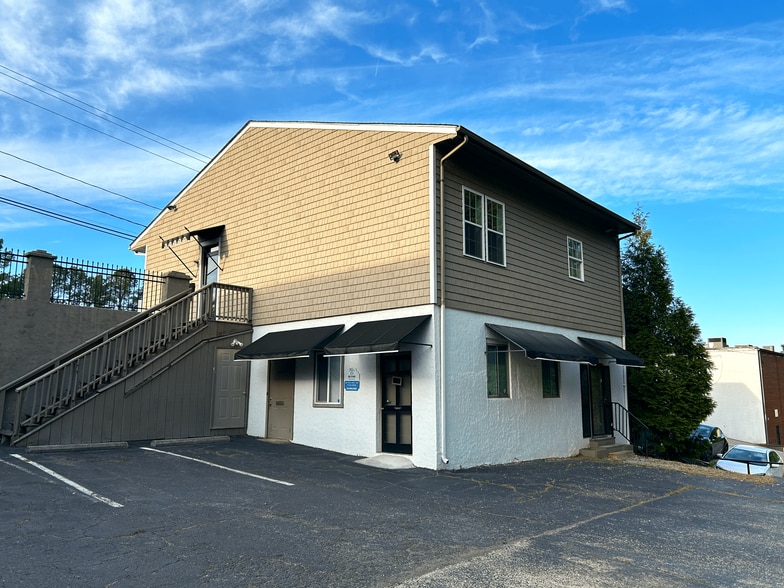 2617 Durham Chapel Hill Blvd, Durham, NC for sale - Building Photo - Image 2 of 9