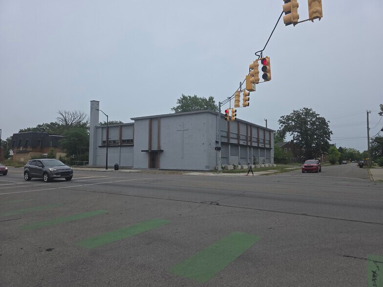 15760 E Warren Ave, Detroit, MI à vendre - Photo du bâtiment - Image 3 de 7