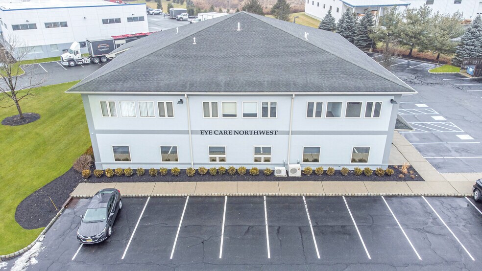 1 Wilson Dr, Sparta, NJ à vendre - Photo du bâtiment - Image 3 de 12