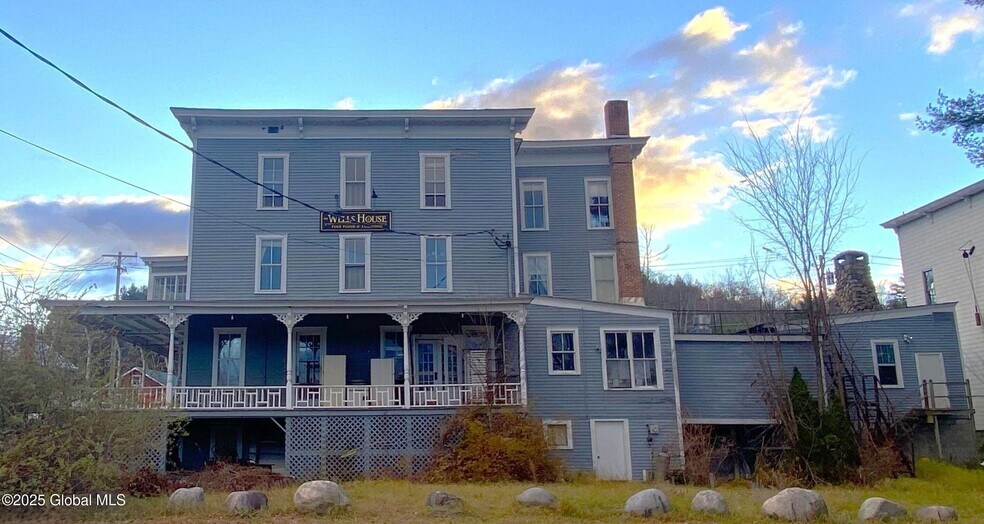 6 Olmstedville Rd, Pottersville, NY à vendre - Photo du bâtiment - Image 2 de 42