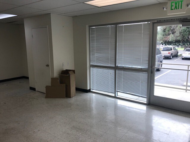 2065 Sperry Ave, Ventura, CA à louer - Photo intérieure - Image 3 de 5