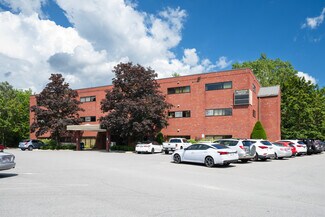 Plus de détails pour 511 W Grove St, Middleborough, MA - Bureau à vendre