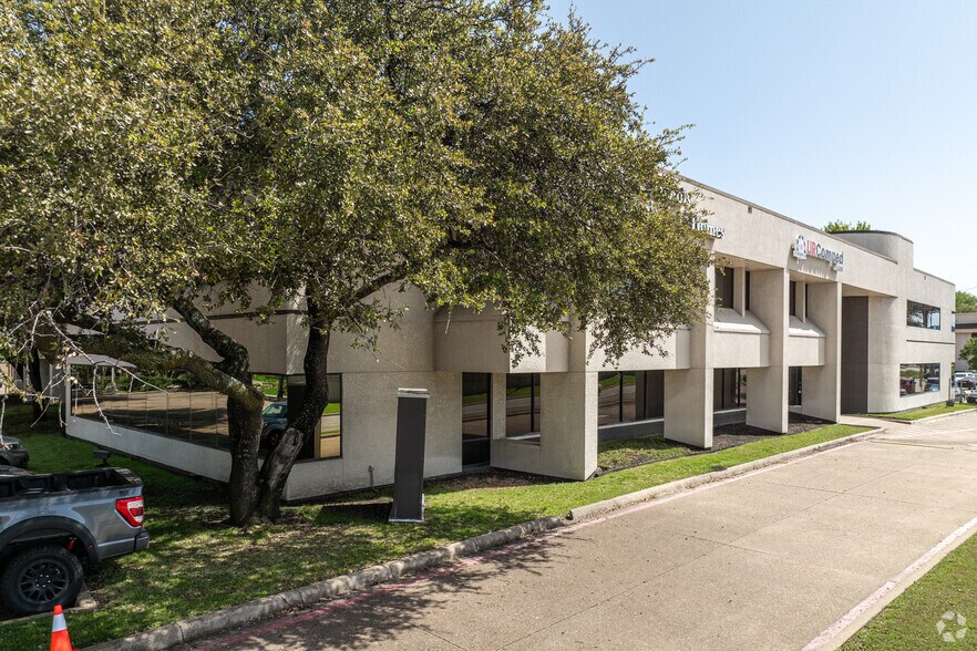 17440 N Dallas Pky, Dallas, TX à louer - Photo du bâtiment - Image 2 de 33
