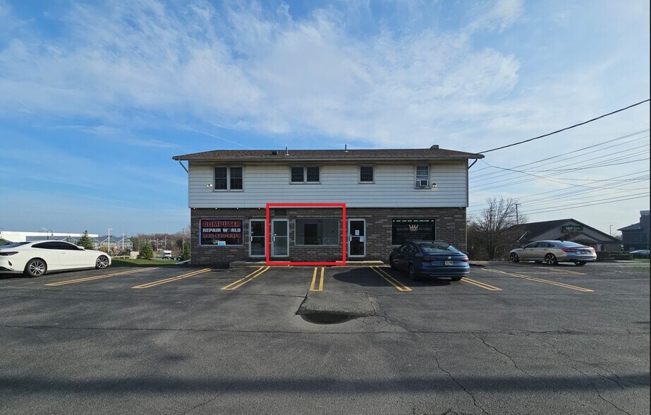 630 E Route 211, Middletown, NY à louer - Photo du bâtiment - Image 2 de 13