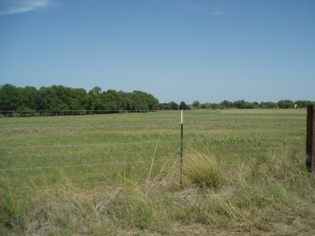 17520 Jackel Rd, Von Ormy, TX for sale Primary Photo- Image 1 of 2