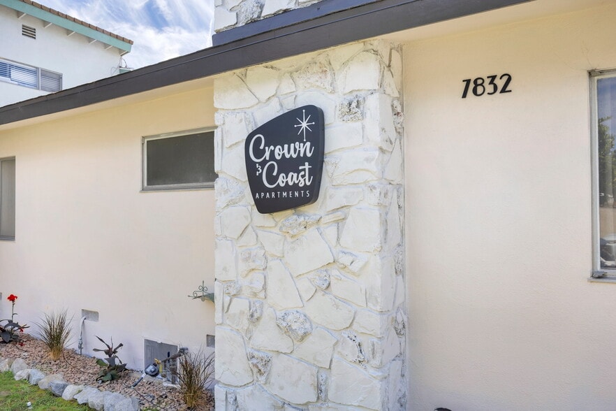 7832 W Manchester Ave, Playa del Rey, CA à vendre - Photo du bâtiment - Image 3 de 13