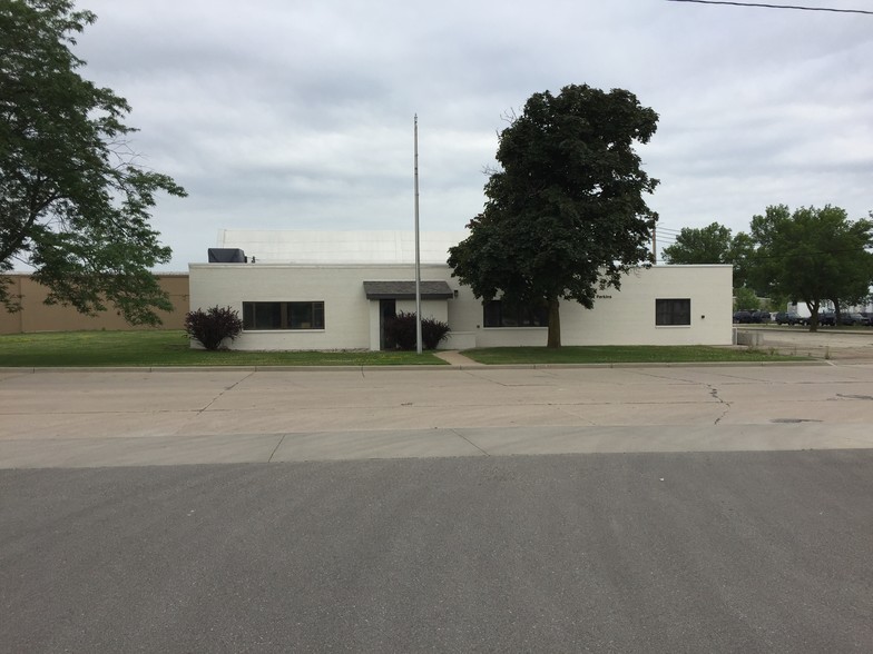 1325 S Perkins St, Appleton, WI for sale - Building Photo - Image 2 of 16