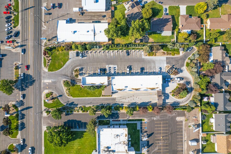 1122 Blue Lakes Blvd N, Twin Falls, ID à vendre - Photo du bâtiment - Image 2 de 7