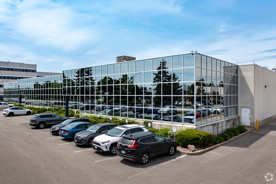 81-95 Granton Dr, Richmond Hill, ON for sale - Primary Photo - Image 1 of 1