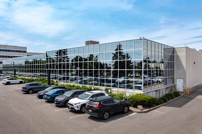Plus de détails pour 81-95 Granton Dr, Richmond Hill, ON - Industriel à louer