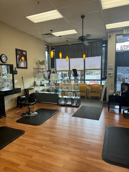 3668 Lake Tahoe Blvd, South Lake Tahoe, CA à louer - Photo du bâtiment - Image 3 de 25