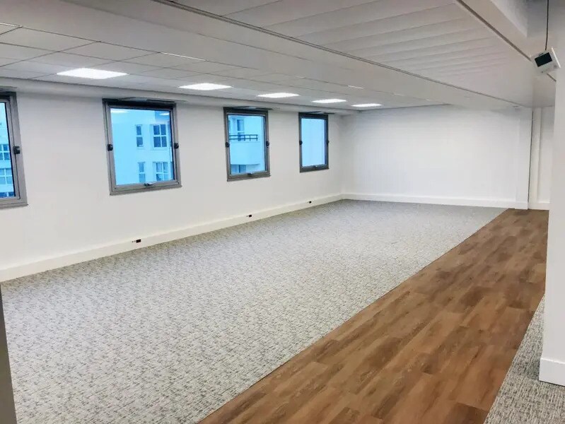 13 Bis Rue De L'Abreuvoir, Courbevoie for lease Interior Photo- Image 1 of 5