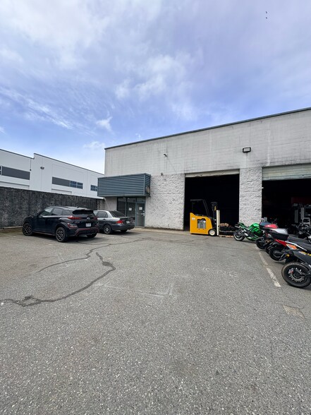 30970 Wheel Ave, Abbotsford, BC à louer - Photo du bâtiment - Image 2 de 3