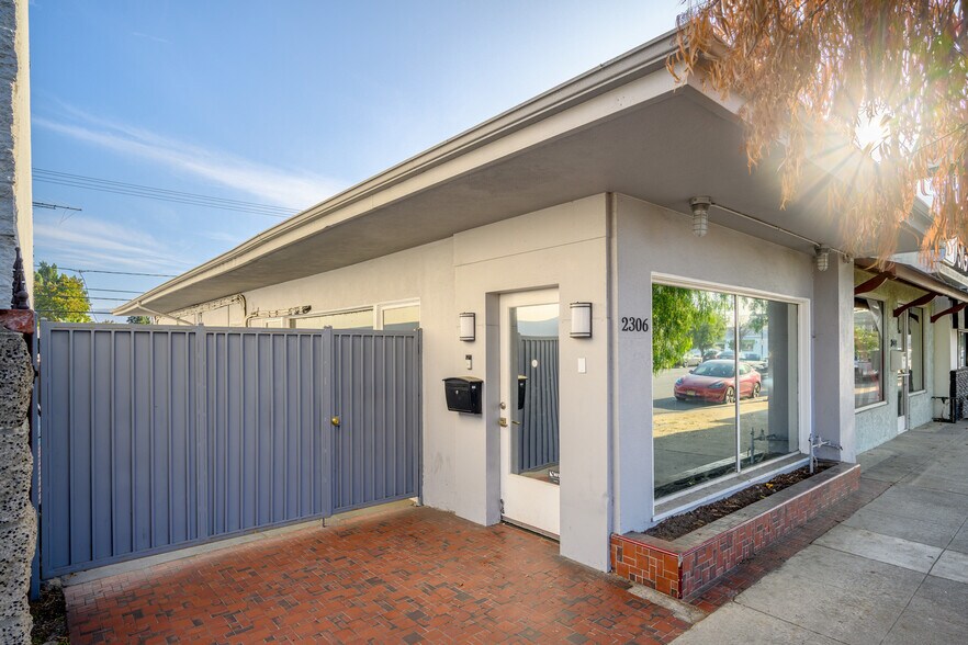 2304-2306 Burbank blvd, Burbank, CA à vendre - Photo du bâtiment - Image 3 de 48