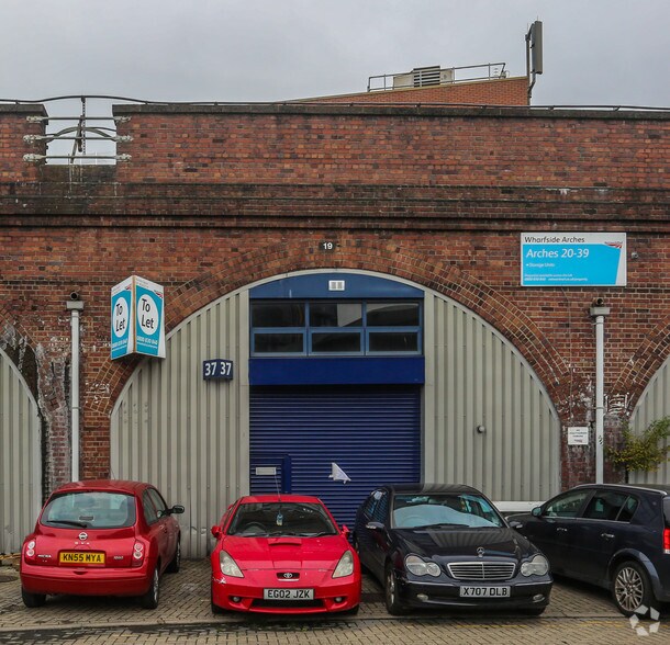 Rosemont Rd, Wembley à louer - Photo du bâtiment - Image 2 de 4