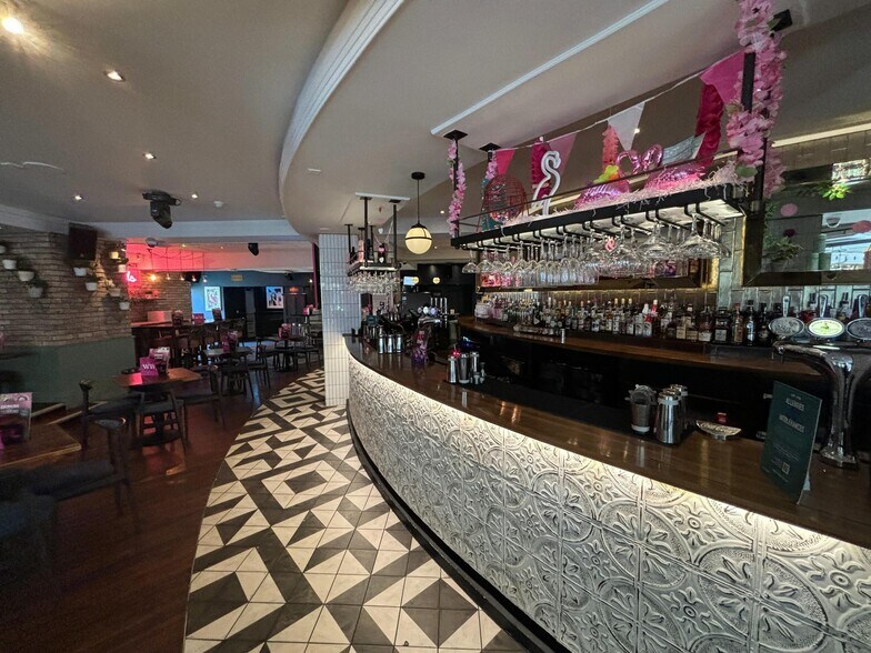 54 St Thomas St, Weymouth à vendre - Photo du bâtiment - Image 3 de 10