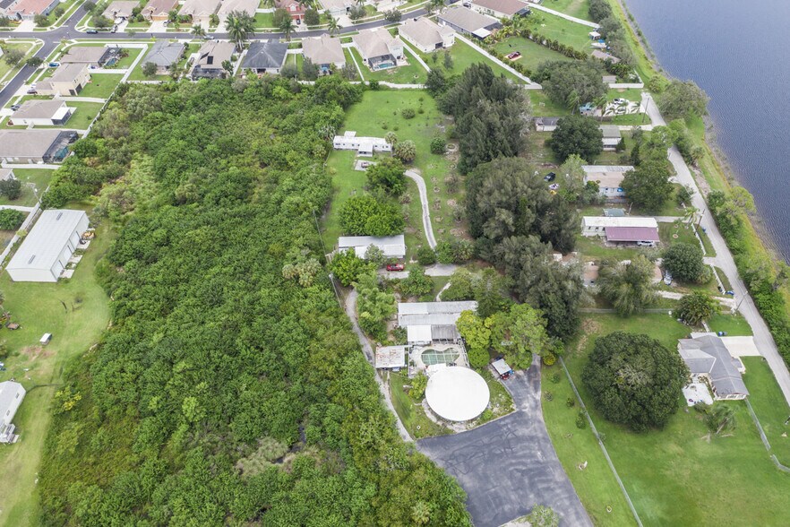 1603 W Shell Point Rd, Ruskin, FL à vendre - Photo du bâtiment - Image 1 de 11