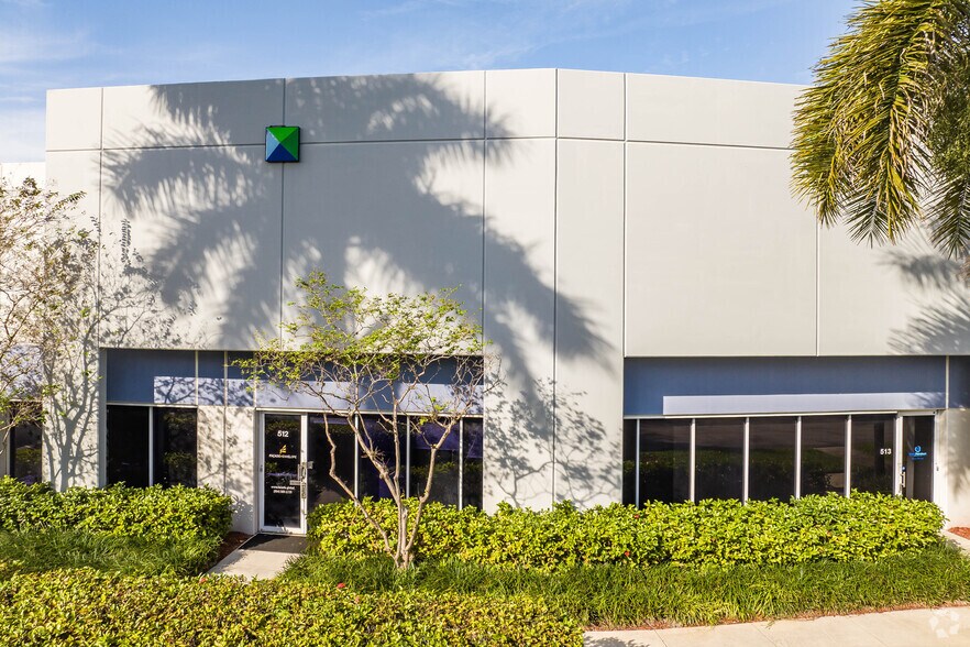 4350-4380 Oakes Rd, Davie, FL à louer - Photo du bâtiment - Image 2 de 23