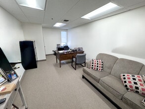 7204 27th St W, Saint Louis Park, MN for lease Building Photo- Image 1 of 4