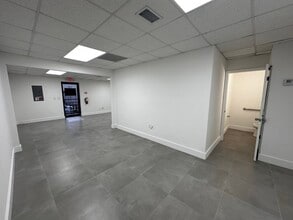 2700-2734 NW 72nd Ave, Miami, FL for lease Interior Photo- Image 2 of 5