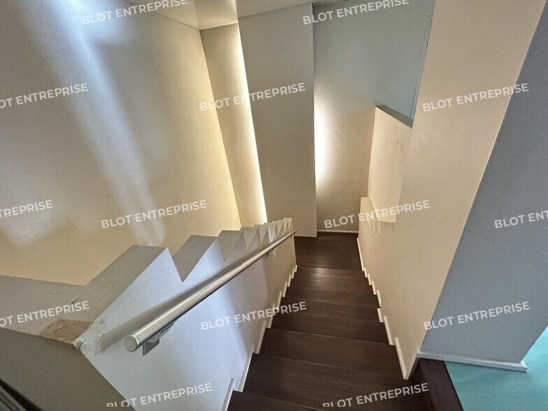 Office in Brest for lease - Interior Photo - Image 3 of 10