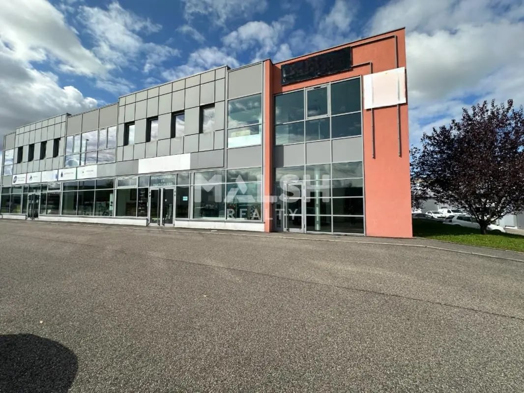 Office in Arnas for lease Building Photo- Image 1 of 10